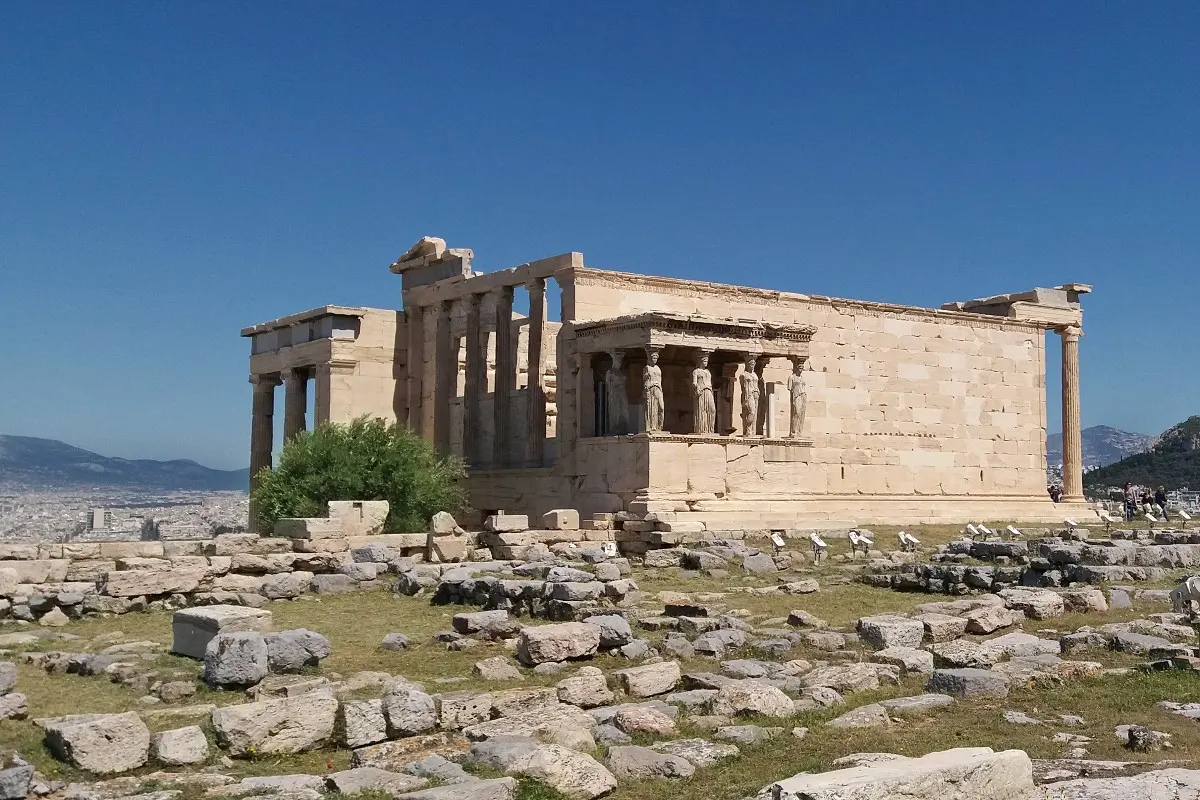 Miejsce na Akropolu w Atenach, gdzie bogini Atena posadziła pierwsze drzewo oliwne.